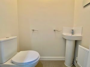 Guest WC- click for photo gallery